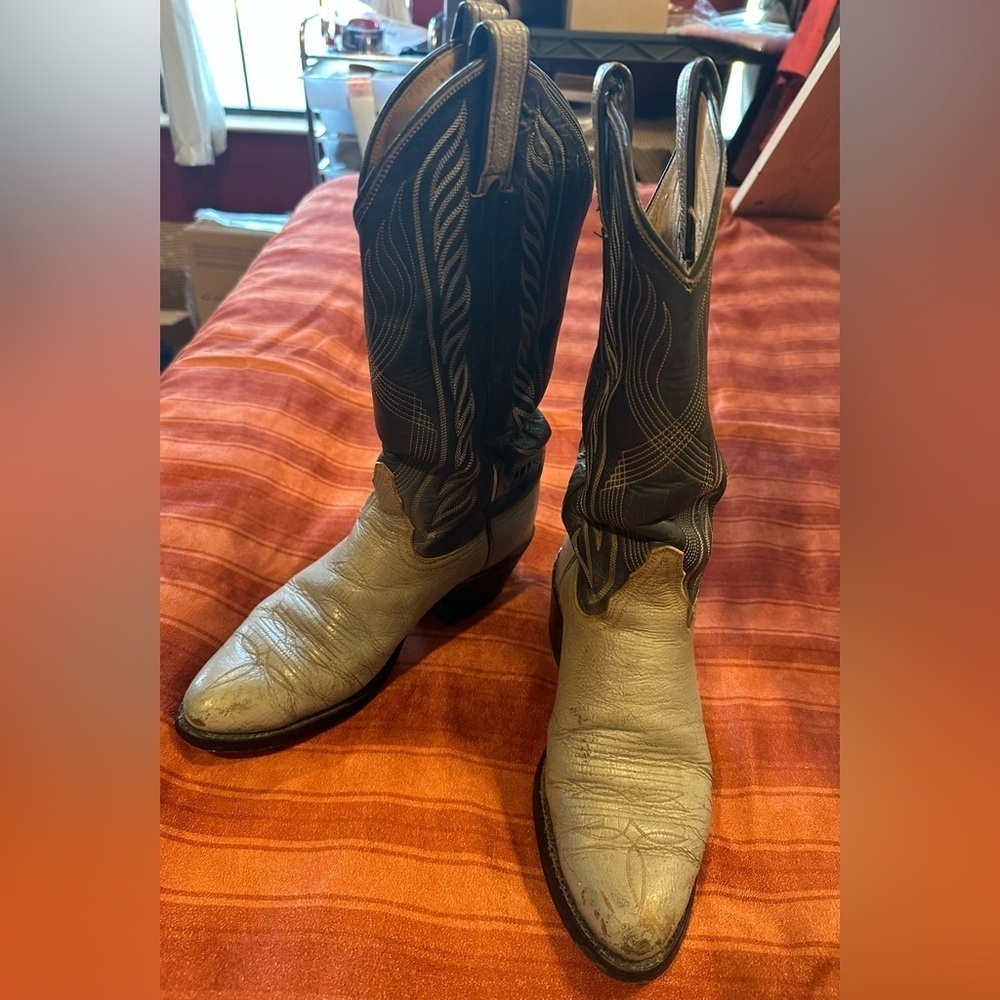 Vintage Tony Lama 8056 Western Cowboy Boots 7B Two Tone Leather USA Snip Toe